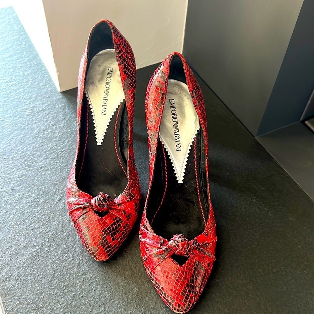 Emporio Armani Womens Snakeskin Pump Pointed Toe Twist Knot Leather Red Size 7